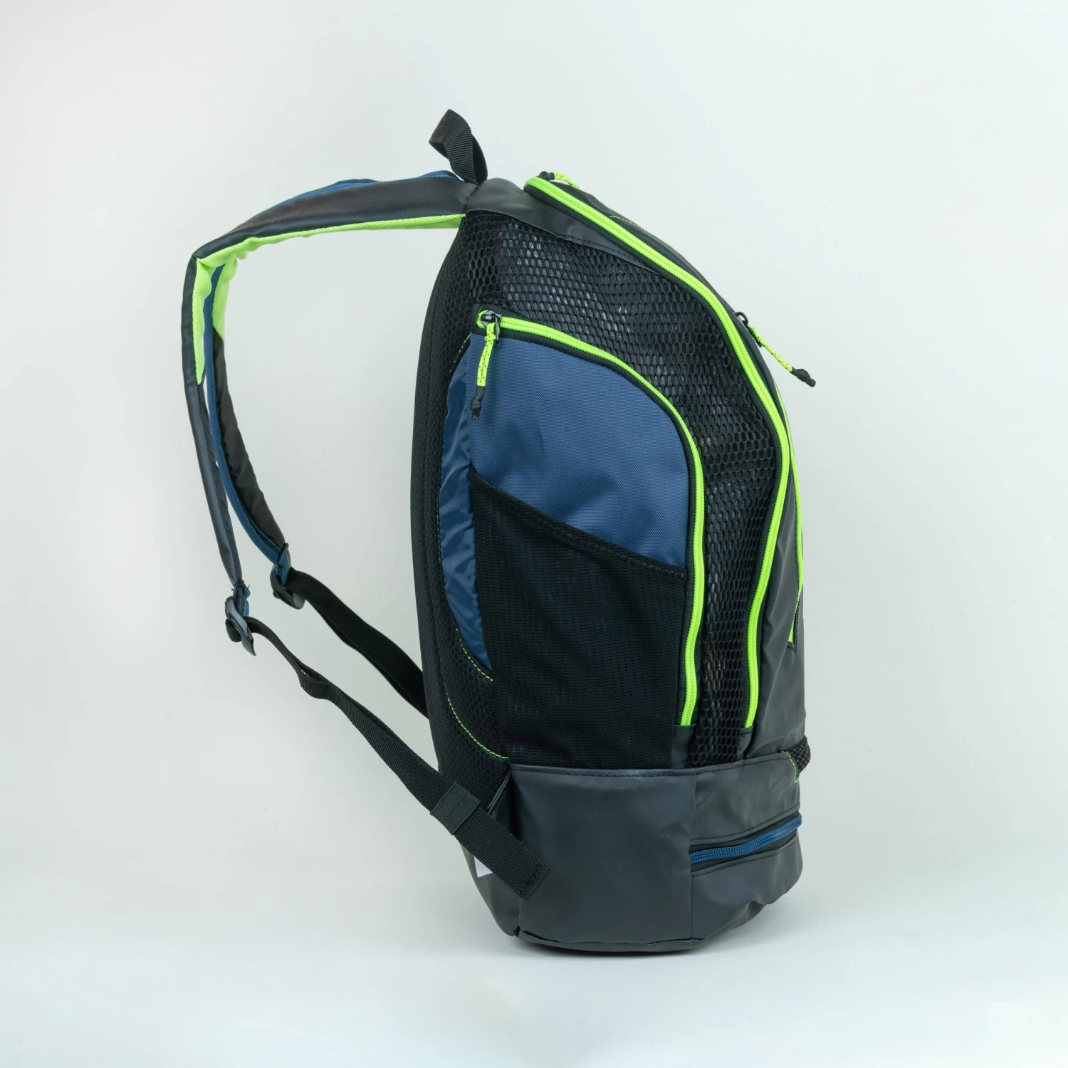Swimming Backpack 27 Litres 900 6 Swimming Backpack 27 Litres 900 - Image 4